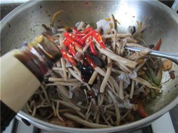 干锅茶树菇的做法步骤8