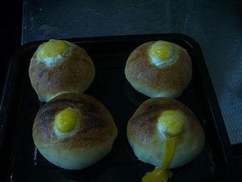 蛋黄肉松面包的做法步骤11