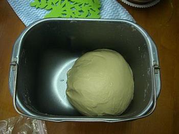 蛋黄肉松面包的做法图解2