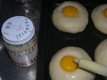 蛋黄肉松面包的做法步骤8