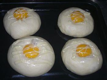 蛋黄肉松面包的做法步骤9