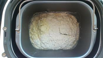 沙拉芝士火腿面包的做法步骤1