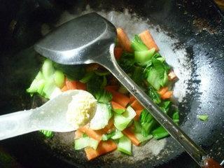胡萝卜炒青菜的做法图解7