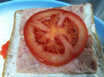 番茄午餐肉三明治的做法步骤5
