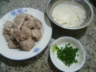 排骨大米粥的做法步骤1