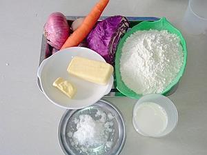蔬菜沙拉面包的做法步骤1