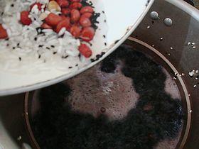 黑米薏仁八宝稀饭的做法图解4