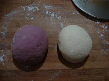 紫薯双色花卷的做法步骤4