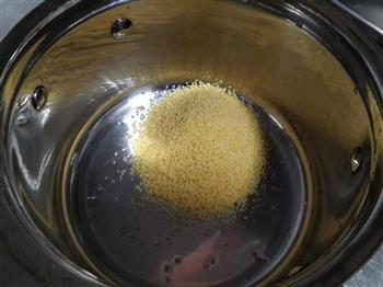 南瓜栗子小米粥的做法步骤1