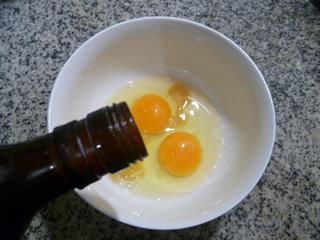 韭菜芽鸡蛋羹的做法步骤2