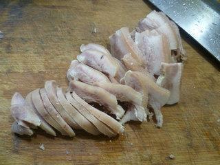 蒜薹炒猪头肉的做法步骤2