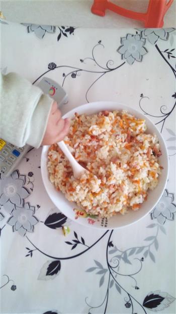 胡萝卜火腿炒米饭的做法步骤4