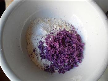紫薯双色馒头的做法步骤2