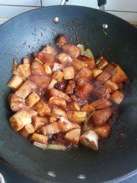 杏鲍菇土豆红烧肉的做法步骤6