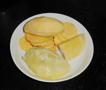 芝士榴莲焗红薯的做法步骤1
