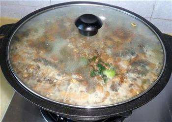 乳鸽乌鸡野生小黄菇煲汤的做法步骤12