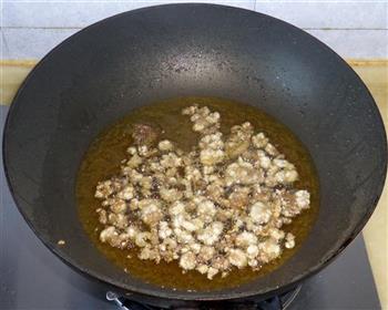 乳鸽乌鸡野生小黄菇煲汤的做法步骤6