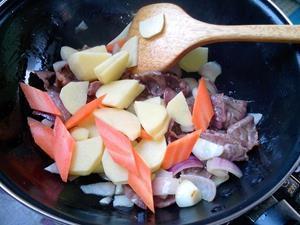 咖喱土豆牛肉的做法步骤8