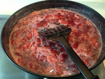 DIY草莓酱的做法步骤3