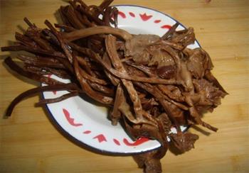 茶树菇炖鸡腿的做法步骤2