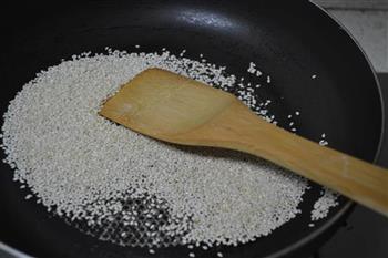芝麻盐拌豆苗的做法步骤3