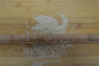 芝麻盐拌豆苗的做法步骤6