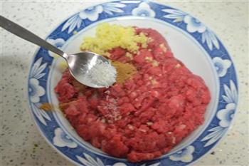 酸汤牛肉水饺的做法步骤12