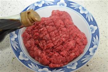酸汤牛肉水饺的做法步骤8