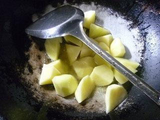 咖喱土豆花菜的做法步骤4