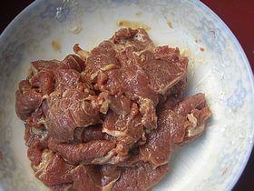 茴香球炒羊肉的做法图解4