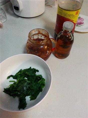 凉拌芹菜叶的做法步骤3