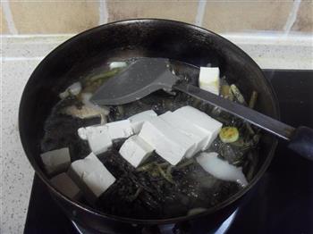 雪里蕻炖豆腐的做法步骤5