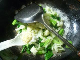 油菜蕻炒花菜的做法步骤9