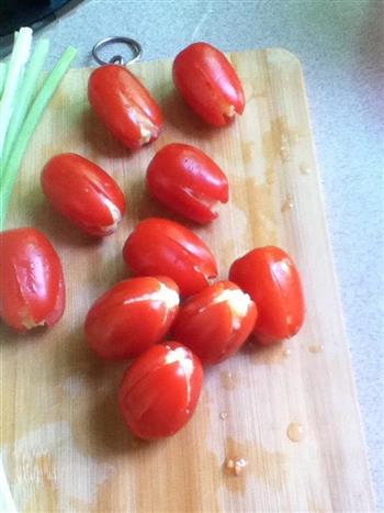 番茄郁金香的做法步骤3