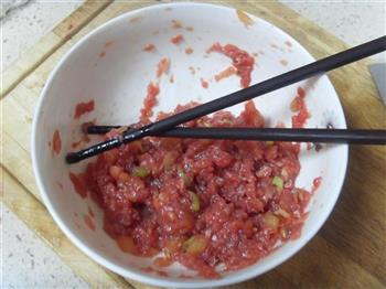 番茄牛肉馅水饺的做法步骤2