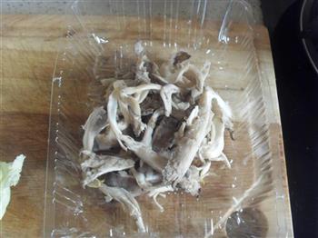 白菜炒平菇的做法步骤1