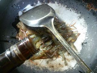 蒜薹炒河虾的做法步骤4