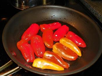 葱香肉末酿辣椒的做法步骤5