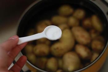 椒盐小土豆的做法步骤2