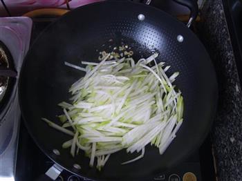 节瓜瑶柱虾米粉丝煲的做法步骤8