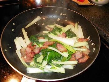 咸肉炒白菜的做法步骤4