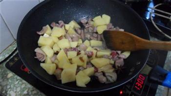 土豆乎牛肉的做法图解5