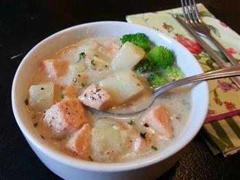 三文鱼奶油土豆汤的做法步骤10