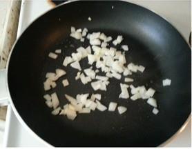 三文鱼奶油土豆汤的做法步骤3