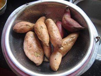 烤箱版烤红薯的做法步骤1