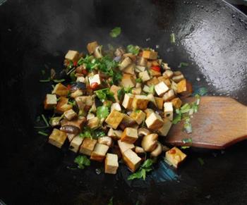 香菇豆腐粒的做法步骤6