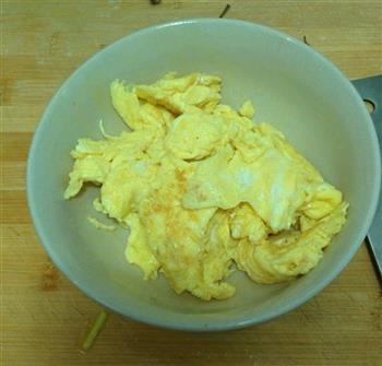 韭黄炒鸡蛋的做法步骤5