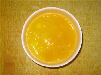 黄瓜鸡蛋炒饭的做法步骤3