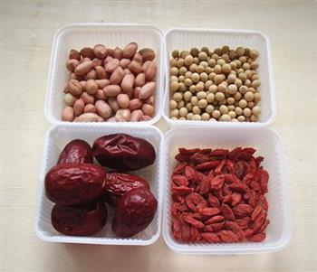 花生枸杞红枣豆浆的做法步骤1