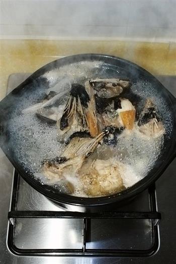 奶白安康鱼汤的做法步骤10
